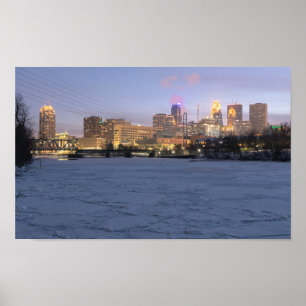 Póster perfil de minneapolis y río misisipi congelado