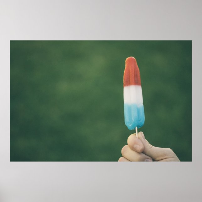 Póster Persona sosteniendo pop de hielo (Frente)
