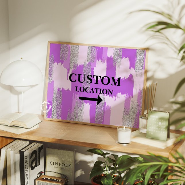 Póster Personalizado Ubicación Rótulo Dormitorio Preppy D (Custom Location Sign Preppy Dorm Decor Purple)