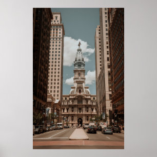 PÓSTER PERSONAS CAMINANDO POR LA CALLE CERCA DE EDIFICIOS