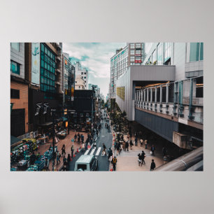 PÓSTER PERSONAS EN LAS CALLES DE LA CIUDAD DURANTE EL DÍA