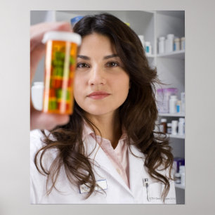 Póster Pharmacist holding a pill bottle