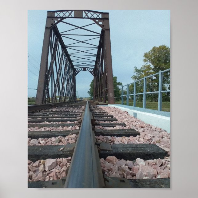 Póster Photograph of a Railroad Track truss bridge  (Frente)