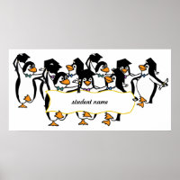 Pingüinos graduados con pancarta