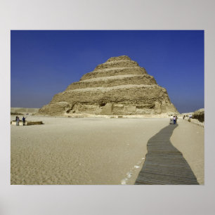 Póster Pirámide escalonada en Saqqara, una de las primer