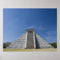Pirámide maya, mañana en marzo