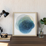Póster Planetas en evolución - Círculos de acuarela<br><div class="desc">Evolucionando Planetas I de Grace Popp. Los círculos acuarelas crean formas similares al planeta que se superponen para revelar hermosas variaciones de azul y verde azulado.</div>
