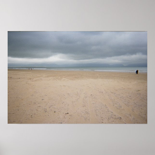 Póster Playa irlandesa en un día tormentoso (Frente)
