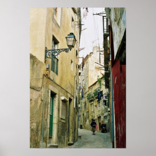 Póster Portugal: La vieja calle de Lisboa