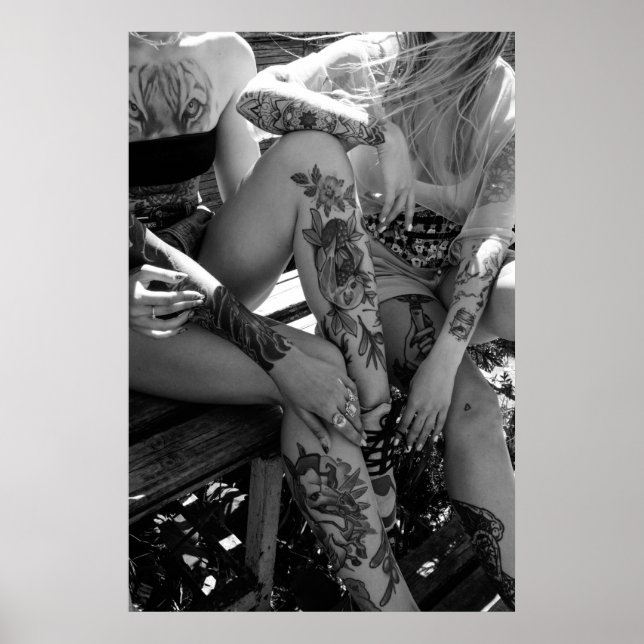 PÓSTER POSTER CHICAS TATTOO (Frente)