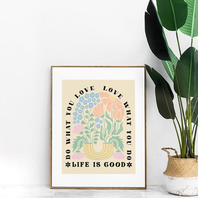 Póster Poster de citas Inspiradoras florales de arco de v (Vintage Arch Floral Inspirational Quote Poster in a golden frame next to a large green plant.)