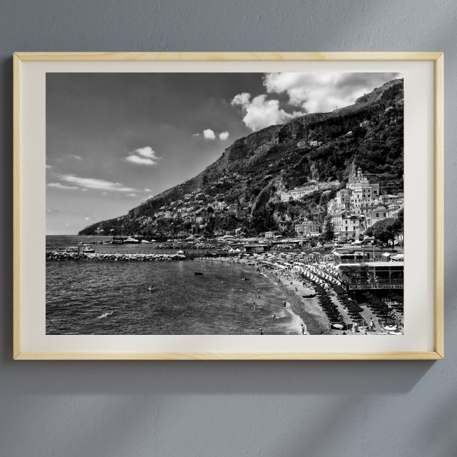 Póster Poster De Fotografía Y Negra De La Costa De Amalfi (Captivating Amalfi Coast: Timeless Beauty in Striking Black and White Photography.)