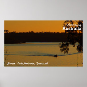 Póster Poster de la puesta de sol en el lago Monduran