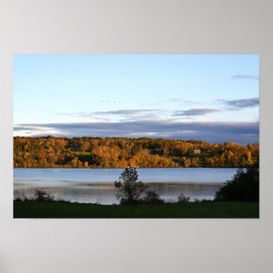Póster Poster del paisaje acuático otoñal
