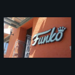 Póster Poster FUNKO<br><div class="desc">MUESTRA QUE CONOCE A FUNKO TRAYENDO A CASA LA TIENDA DE FUNKO POP UP. DESPERTARÁN A SUS AMIGOS Y LOS HARÁN ENCANTAR CON ESTE POSTER</div>