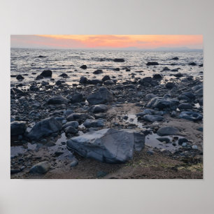 Póster Poster - playa rocosa al atardecer