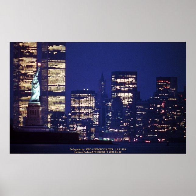 Póster Poster / Vista nocturna del perfil de Nueva York (Frente)
