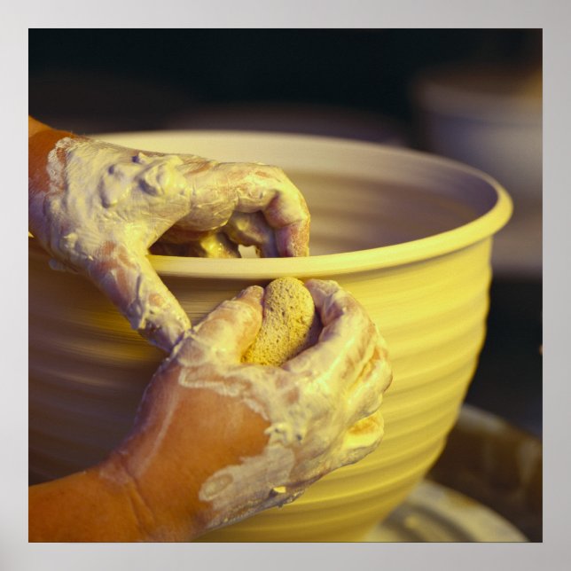 Póster Potter's Hands Creating 1 (Frente)