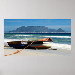 Póster Presente la montaña y los barcos de pesca, Cape