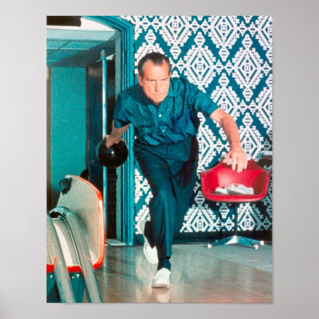 Póster Presidente Richard Nixon Bowling En La Casa Blanca (Frente)