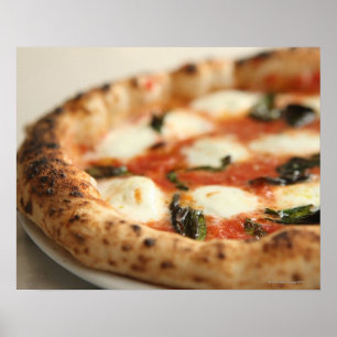 Póster Primer de una empanada de pizza entera