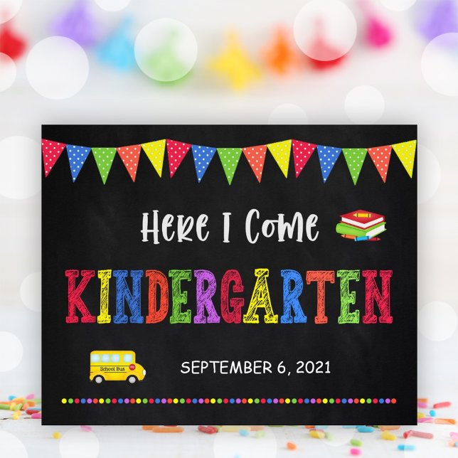 Póster Primer Día De Rótulo Escolar | Poster de jardines  (First Day Of School Sign | Kindergarten Poster)