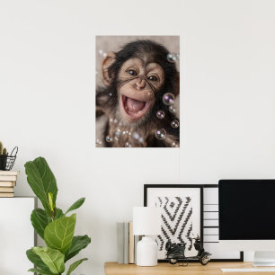 Póster Primer plano extremo de un bebé chimpancé feliz