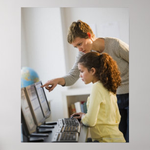Póster Profesor ayudando a un estudiante en el laboratori