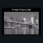 Póster Puente de Brooklyn por noche<br><div class="desc">Echa un vistazo a esta hermosa imagen del "puente de Brooklyn de noche". La imagen es una foto tomada en blanco y negro con una textura falsa. Esta imagen sería una maravillosa adición a cualquier habitación de una casa. Puedes comprar este poster "Brooklyn by Night" en mi tienda de impresión...</div>