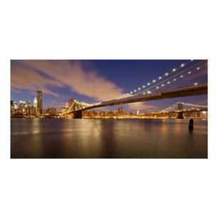 Póster Puente de Brooklyn y Manhattan de noche.