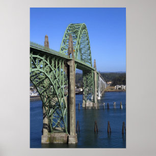 Póster Puente de la Bahía Yaquina que abarca la Bahía Y