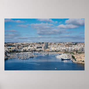 Póster Puerto de Sliema con edificios modernos y barcos