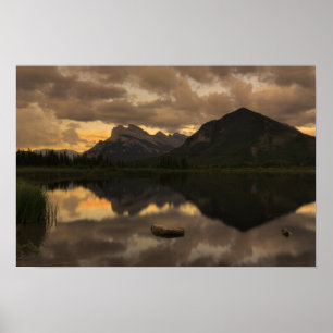 Póster Puesta del sol bermellona de los lagos