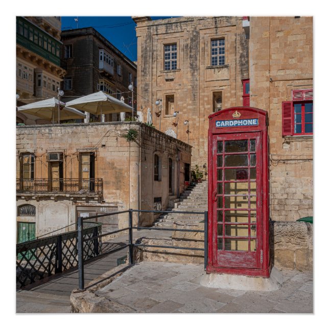 Póster Puesto de teléfono rojo en La Valeta Malta (Anverso)