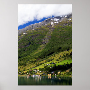 Póster Quaint Village por fjord, Noruega
