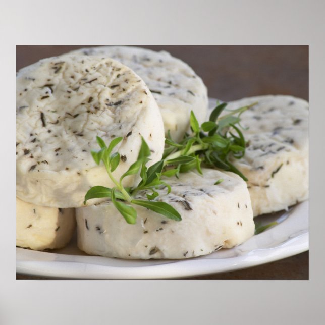 Póster Queso de cabra francés - quevre - con hierbas en u (Frente)