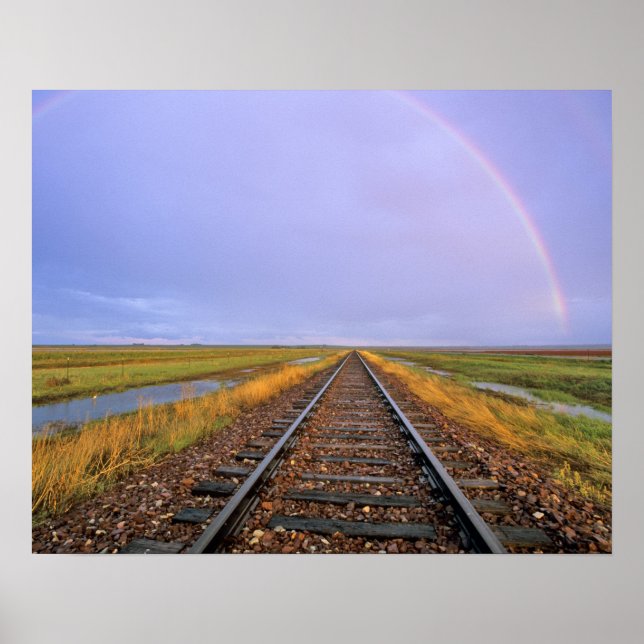 Póster Rainbow over railroad tracks near Fairfield (Frente)