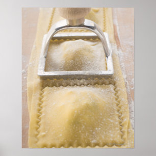 Póster Raviolis con el cortador de los pasteles, cierre