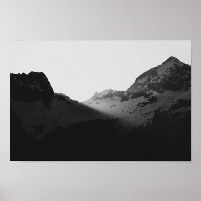 Póster Rayos solares sobre las montañas (Frente)