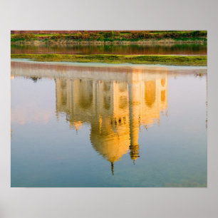 Póster Reflejo del famoso templo Taj Mahal en