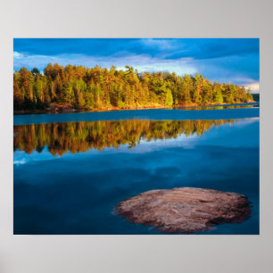 Póster Reflejos de primera hora de la tarde en las aguas