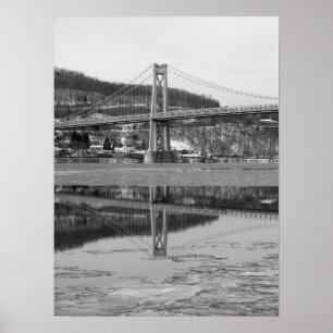 Póster Reflexión helada de la torre del puente