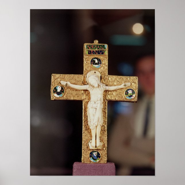 Póster Reliquary crucifix, ivory Christ on gold cross (Frente)