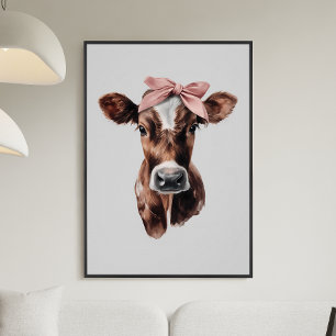 Póster Retrato de vaca marrón y blanca con lazo rosa feme