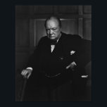 Póster Retrato de Winston Churchill - El león ruidoso<br><div class="desc">Esta foto de Historia Inglesa muestra a Sir Winston Churchill en un retrato tomado en el Parlamento Canadiense,  diciembre de 1941. La foto fue tomada por Yousuf Karsh,  quien llamó a la foto "El León ruidoso".</div>