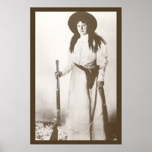 Póster Retrato fotográfico de 1910 de una vaquera sosteni