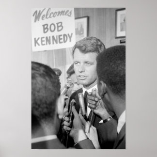 Póster RFK Speaking to Reporters - Atlantic City DNC
