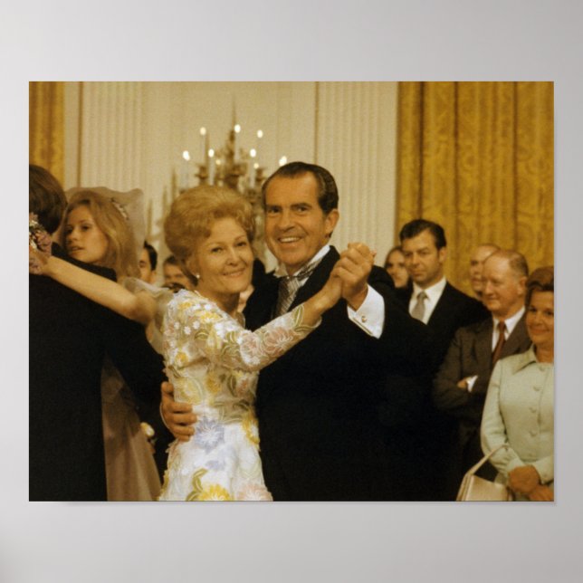 Póster Richard y Pat Nixon bailando en la Casa Blanca (Frente)