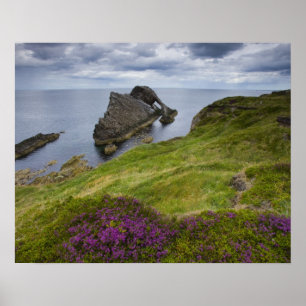 Póster Roca del violín del arco, Portknockie, Escocia