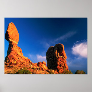 Póster Rock equilibrado al atardecer